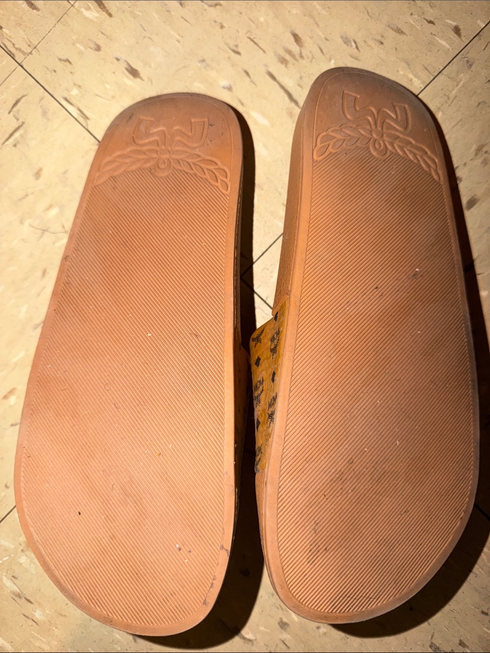 Slides (Sandals) -McM slides sz 10 fits more like sz 9 - Picture 3 of 6